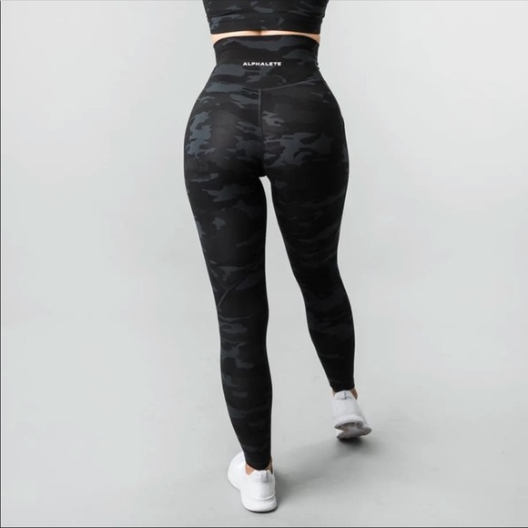 Camo Alphalete Surface Path Legging - Picture 3 of 7
